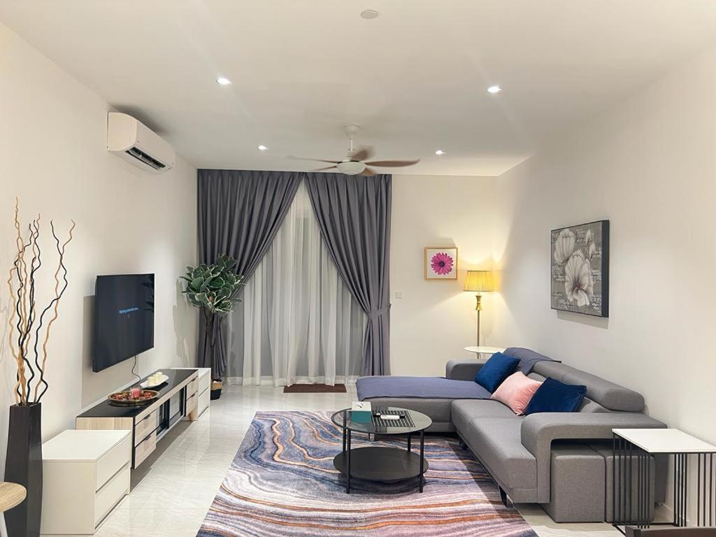Quill Serviced Suites Klcc Apartemen