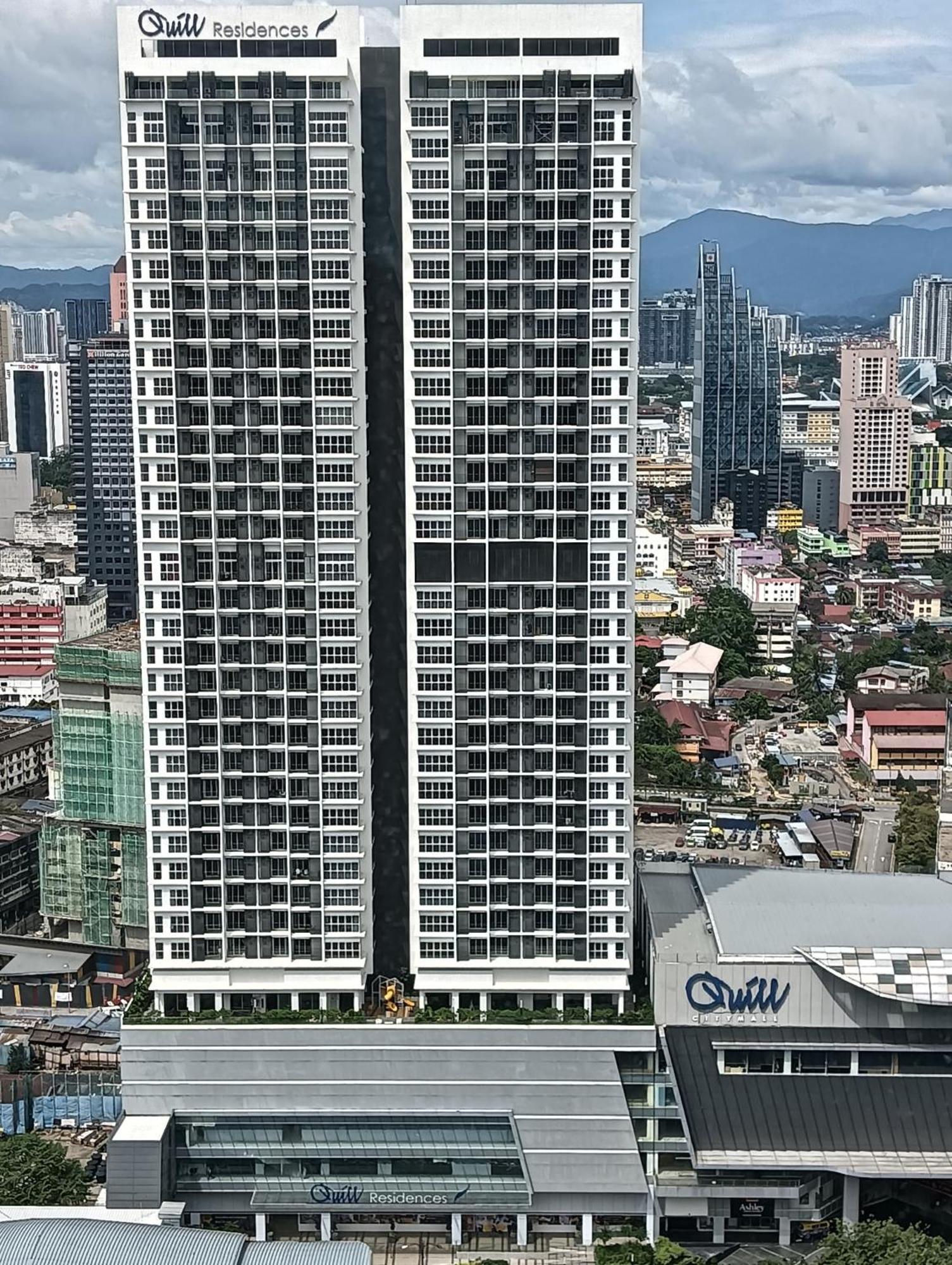 Quill Serviced Suites Klcc Apartemen