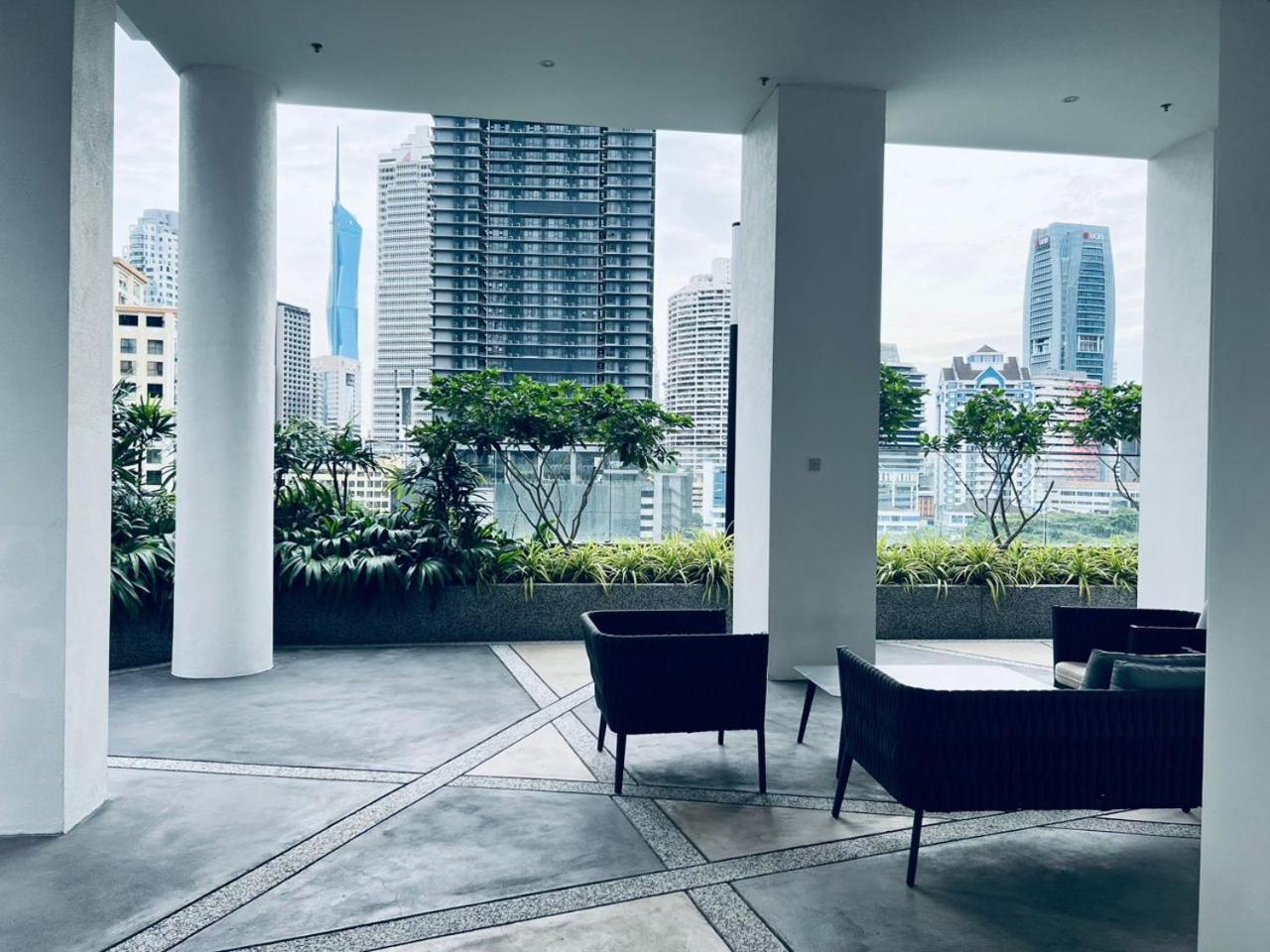 Quill Serviced Suites Klcc Apartemen